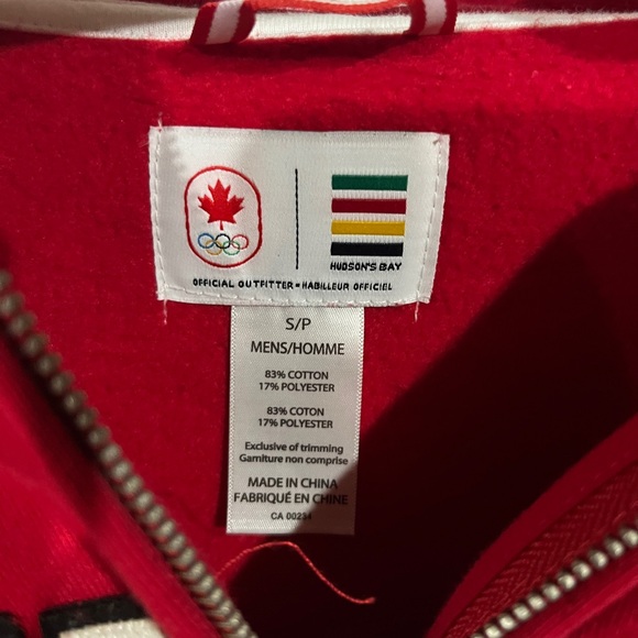 Men’s Olympic Canada Hoodie - Picture 3 of 4